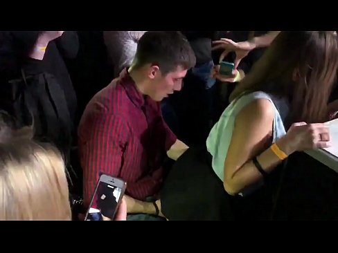 ❤️ Sessu reale in una discoteca russa. Una ragazza russa di 18 anni in l'anu è a vagina scopata in una discoteca ☑ Sluts à noi ❌